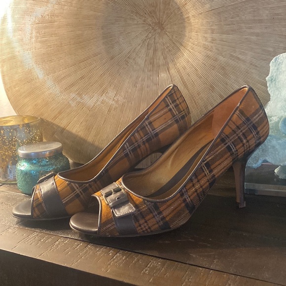 Amalfi Shoes - CUTE plaid heels